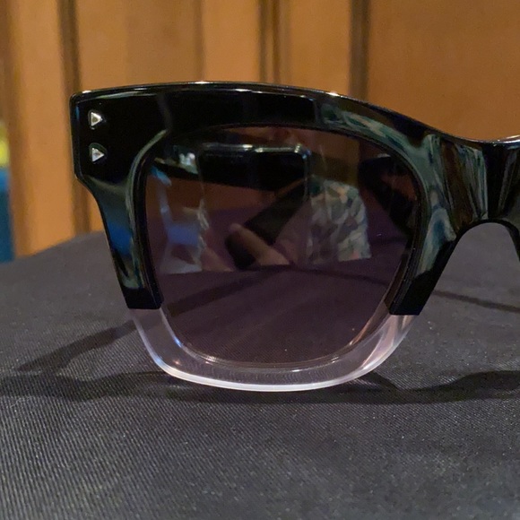 Fendi Sunglasses - Picture 9 of 11